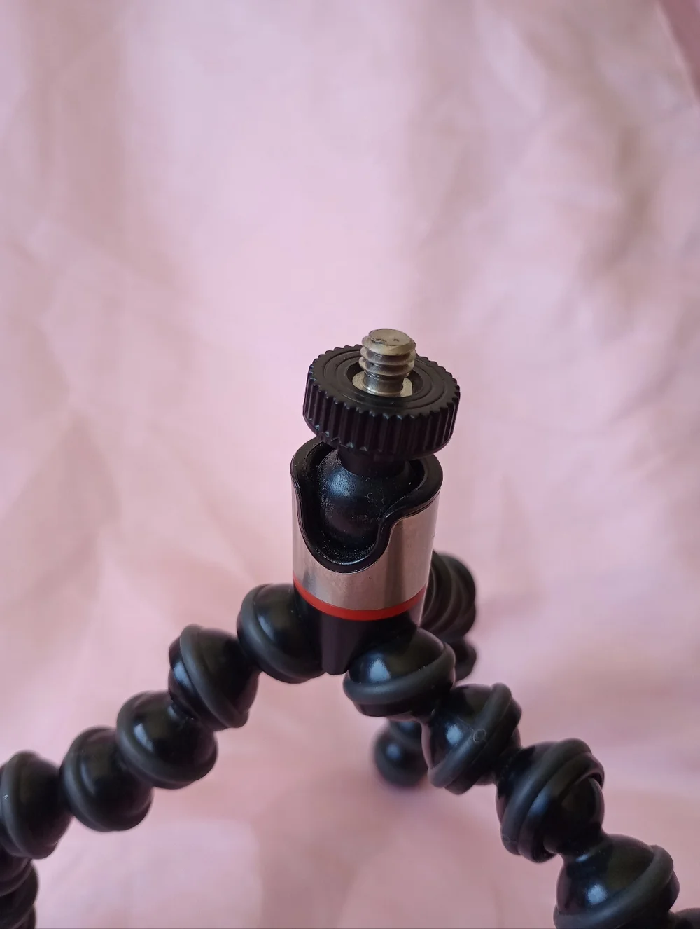JOBY GorillaPod 325: A Compact, Flexible Tripod for Compact Cameras and Devices